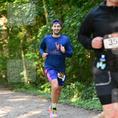 06.10.2024 - Bramfelder Halbmarathon 2024 Dr. Thomas Lammeyer http://msf.ph/oto/7334714 06.10.2024 09:52:05 Laufen 362, 35 meine-sportfotos.de