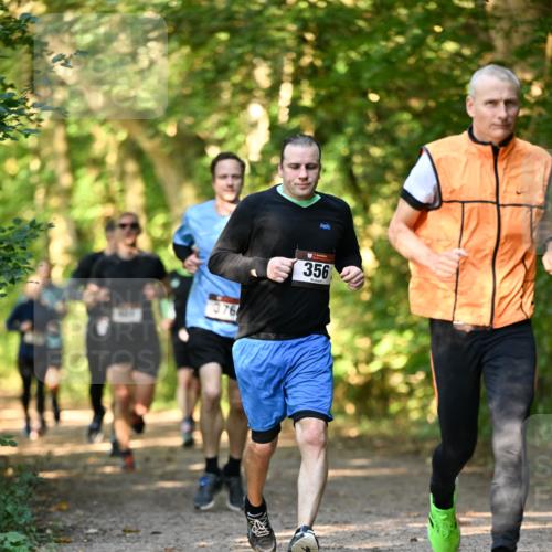 06.10.2024 - Bramfelder Halbmarathon 2024 Dr. Thomas Lammeyer http://msf.ph/oto/7334808 06.10.2024 09:52:30 Laufen 376, 356 meine-sportfotos.de