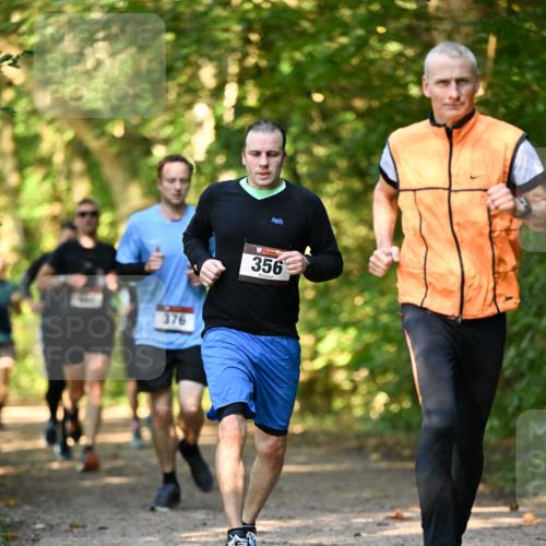 06.10.2024 - Bramfelder Halbmarathon 2024 Dr. Thomas Lammeyer http://msf.ph/oto/7334810 06.10.2024 09:52:30 Laufen 376, 356 meine-sportfotos.de