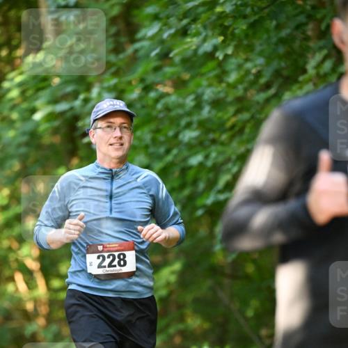 06.10.2024 - Bramfelder Halbmarathon 2024 Dr. Thomas Lammeyer http://msf.ph/oto/7335000 06.10.2024 09:53:34 Laufen 50, 228 meine-sportfotos.de