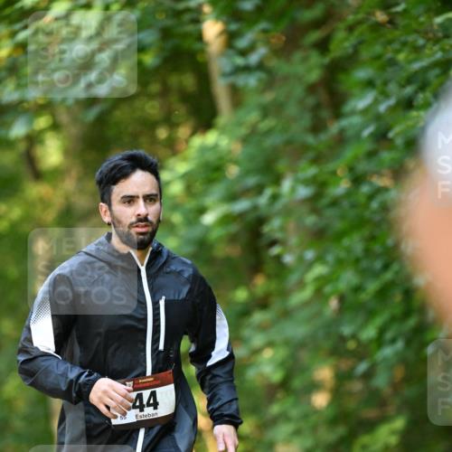 06.10.2024 - Bramfelder Halbmarathon 2024 Dr. Thomas Lammeyer http://msf.ph/oto/7335003 06.10.2024 09:53:36 Laufen 55, 44 meine-sportfotos.de