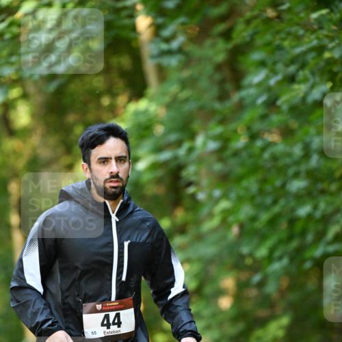 06.10.2024 - Bramfelder Halbmarathon 2024 Dr. Thomas Lammeyer http://msf.ph/oto/7335004 06.10.2024 09:53:36 Laufen 44, 55 meine-sportfotos.de