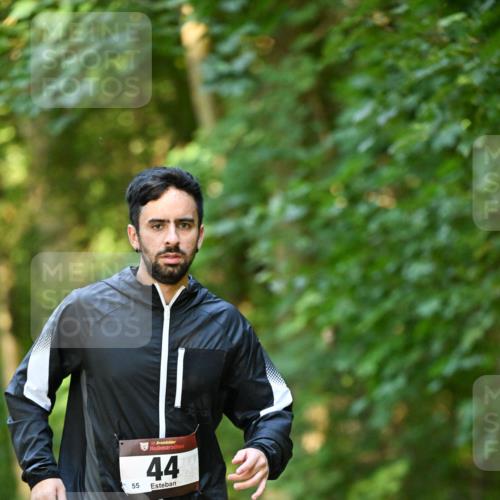 06.10.2024 - Bramfelder Halbmarathon 2024 Dr. Thomas Lammeyer http://msf.ph/oto/7335005 06.10.2024 09:53:36 Laufen 55, 33, 44 meine-sportfotos.de