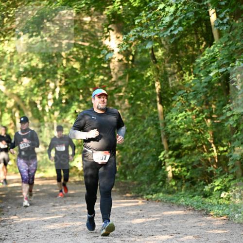 06.10.2024 - Bramfelder Halbmarathon 2024 Dr. Thomas Lammeyer http://msf.ph/oto/7335334 06.10.2024 09:54:58 Laufen 383, 407 meine-sportfotos.de