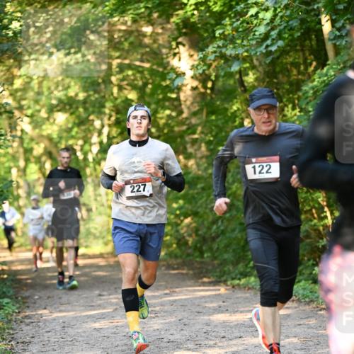 06.10.2024 - Bramfelder Halbmarathon 2024 Dr. Thomas Lammeyer http://msf.ph/oto/7335367 06.10.2024 09:55:04 Laufen 122, 227 meine-sportfotos.de