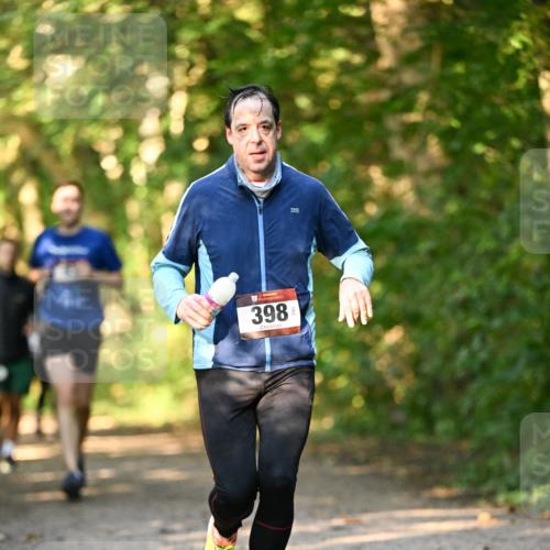 06.10.2024 - Bramfelder Halbmarathon 2024 Dr. Thomas Lammeyer http://msf.ph/oto/7335424 06.10.2024 09:55:17 Laufen 398 meine-sportfotos.de