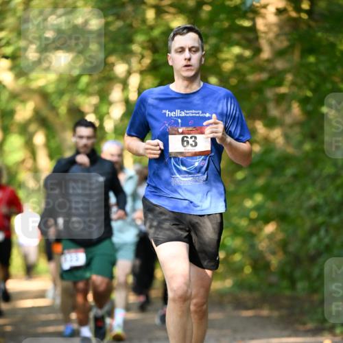 06.10.2024 - Bramfelder Halbmarathon 2024 Dr. Thomas Lammeyer http://msf.ph/oto/7335442 06.10.2024 09:55:22 Laufen 20, 63 meine-sportfotos.de