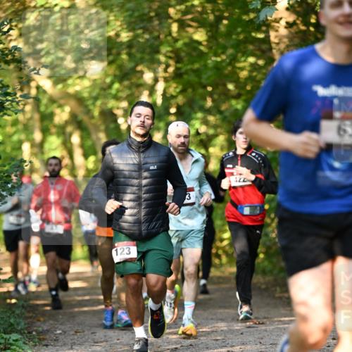 06.10.2024 - Bramfelder Halbmarathon 2024 Dr. Thomas Lammeyer http://msf.ph/oto/7335446 06.10.2024 09:55:23 Laufen 123, 3 meine-sportfotos.de
