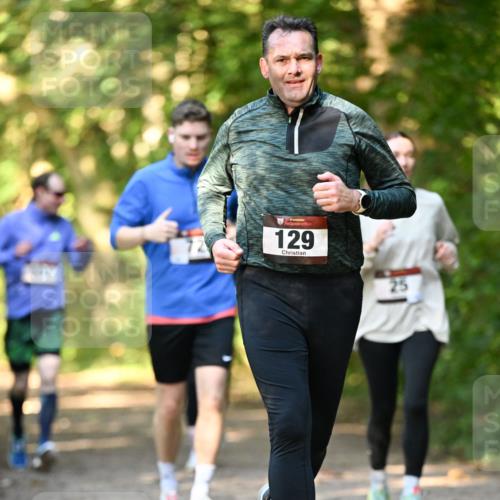 06.10.2024 - Bramfelder Halbmarathon 2024 Dr. Thomas Lammeyer http://msf.ph/oto/7335711 06.10.2024 09:57:25 Laufen 129, 25 meine-sportfotos.de