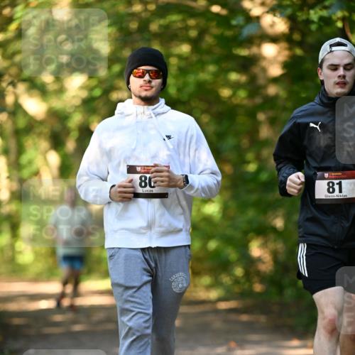 06.10.2024 - Bramfelder Halbmarathon 2024 Dr. Thomas Lammeyer http://msf.ph/oto/7335872 06.10.2024 10:00:04 Laufen 80, 81 meine-sportfotos.de