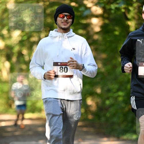 06.10.2024 - Bramfelder Halbmarathon 2024 Dr. Thomas Lammeyer http://msf.ph/oto/7335877 06.10.2024 10:00:04 Laufen 80 meine-sportfotos.de