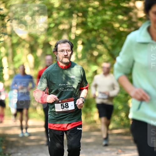 06.10.2024 - Bramfelder Halbmarathon 2024 Dr. Thomas Lammeyer http://msf.ph/oto/7335894 06.10.2024 10:00:37 Laufen 58, 16 meine-sportfotos.de
