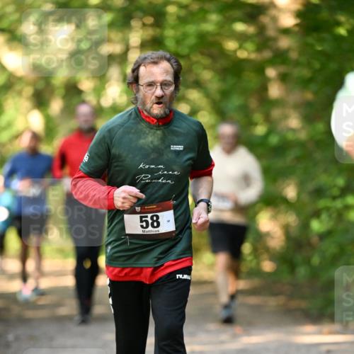 06.10.2024 - Bramfelder Halbmarathon 2024 Dr. Thomas Lammeyer http://msf.ph/oto/7335900 06.10.2024 10:00:37 Laufen 35, 58 meine-sportfotos.de