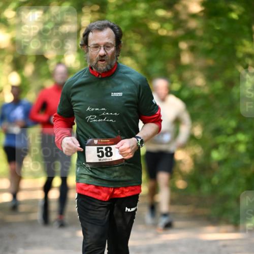 06.10.2024 - Bramfelder Halbmarathon 2024 Dr. Thomas Lammeyer http://msf.ph/oto/7335903 06.10.2024 10:00:38 Laufen 35, 58 meine-sportfotos.de