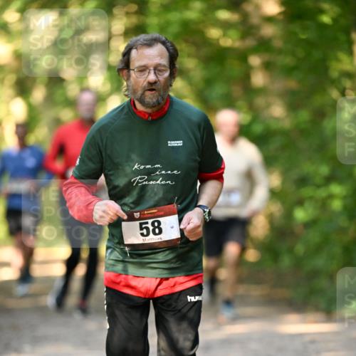 06.10.2024 - Bramfelder Halbmarathon 2024 Dr. Thomas Lammeyer http://msf.ph/oto/7335904 06.10.2024 10:00:38 Laufen 35, 11, 58 meine-sportfotos.de
