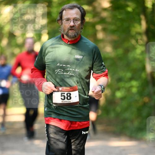 06.10.2024 - Bramfelder Halbmarathon 2024 Dr. Thomas Lammeyer http://msf.ph/oto/7335907 06.10.2024 10:00:38 Laufen 35, 33, 58, 9 meine-sportfotos.de
