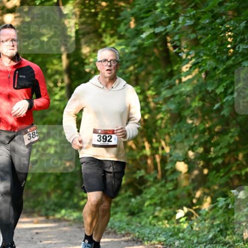 06.10.2024 - Bramfelder Halbmarathon 2024 Dr. Thomas Lammeyer http://msf.ph/oto/7335914 06.10.2024 10:00:42 Laufen 385, 392 meine-sportfotos.de