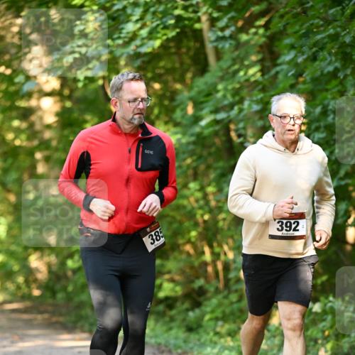 06.10.2024 - Bramfelder Halbmarathon 2024 Dr. Thomas Lammeyer http://msf.ph/oto/7335920 06.10.2024 10:00:44 Laufen 385, 392 meine-sportfotos.de