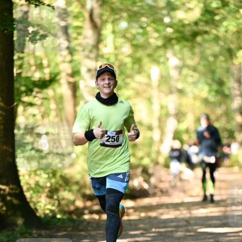 06.10.2024 - Bramfelder Halbmarathon 2024 Dr. Thomas Lammeyer http://msf.ph/oto/7336269 06.10.2024 10:11:50 Laufen 11, 250 meine-sportfotos.de
