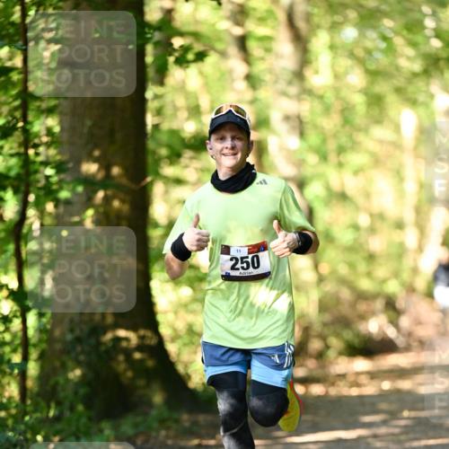 06.10.2024 - Bramfelder Halbmarathon 2024 Dr. Thomas Lammeyer http://msf.ph/oto/7336273 06.10.2024 10:11:50 Laufen 11, 250 meine-sportfotos.de