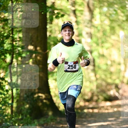 06.10.2024 - Bramfelder Halbmarathon 2024 Dr. Thomas Lammeyer http://msf.ph/oto/7336274 06.10.2024 10:11:50 Laufen 11, 250 meine-sportfotos.de