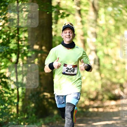 06.10.2024 - Bramfelder Halbmarathon 2024 Dr. Thomas Lammeyer http://msf.ph/oto/7336275 06.10.2024 10:11:50 Laufen 11, 250 meine-sportfotos.de