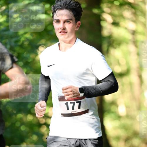 06.10.2024 - Bramfelder Halbmarathon 2024 Dr. Thomas Lammeyer http://msf.ph/oto/7336352 06.10.2024 10:12:20 Laufen 177 meine-sportfotos.de