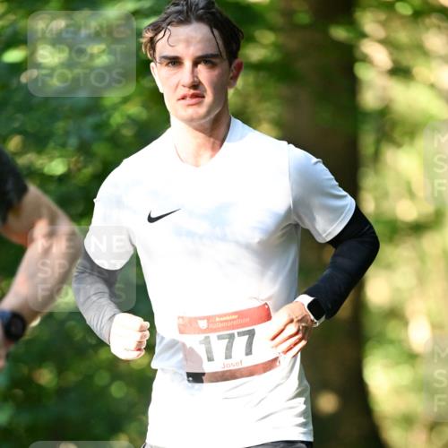 06.10.2024 - Bramfelder Halbmarathon 2024 Dr. Thomas Lammeyer http://msf.ph/oto/7336353 06.10.2024 10:12:21 Laufen 33, 177 meine-sportfotos.de