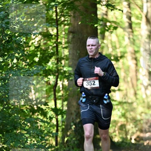 06.10.2024 - Bramfelder Halbmarathon 2024 Dr. Thomas Lammeyer http://msf.ph/oto/7336797 06.10.2024 10:17:10 Laufen 352, 20 meine-sportfotos.de