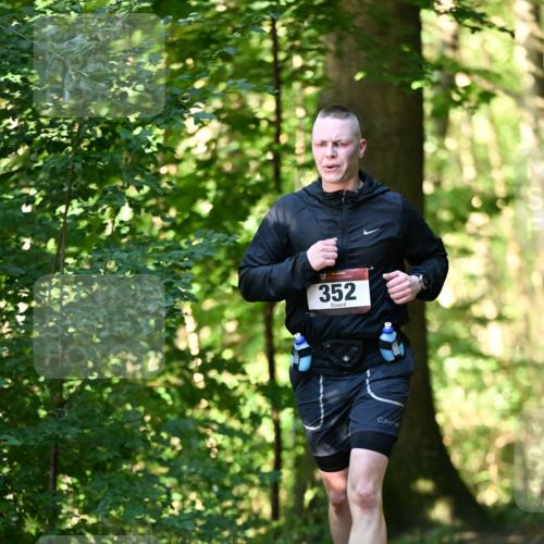 06.10.2024 - Bramfelder Halbmarathon 2024 Dr. Thomas Lammeyer http://msf.ph/oto/7336800 06.10.2024 10:17:11 Laufen 352, 4 meine-sportfotos.de
