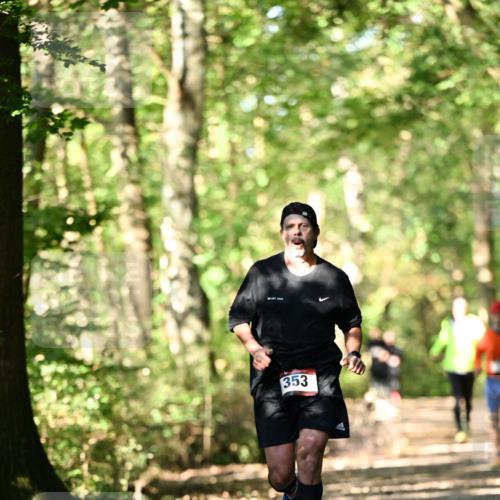 06.10.2024 - Bramfelder Halbmarathon 2024 Dr. Thomas Lammeyer http://msf.ph/oto/7336805 06.10.2024 10:17:12 Laufen 2002, 353 meine-sportfotos.de