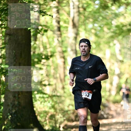 06.10.2024 - Bramfelder Halbmarathon 2024 Dr. Thomas Lammeyer http://msf.ph/oto/7336812 06.10.2024 10:17:13 Laufen 2002, 353 meine-sportfotos.de