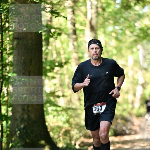 06.10.2024 - Bramfelder Halbmarathon 2024 Dr. Thomas Lammeyer http://msf.ph/oto/7336814 06.10.2024 10:17:13 Laufen 2002, 353 meine-sportfotos.de