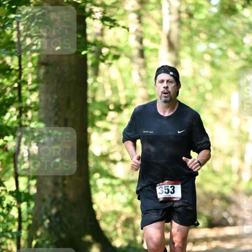 06.10.2024 - Bramfelder Halbmarathon 2024 Dr. Thomas Lammeyer http://msf.ph/oto/7336816 06.10.2024 10:17:13 Laufen 8, 2002, 353 meine-sportfotos.de