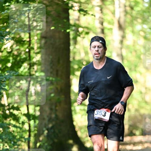06.10.2024 - Bramfelder Halbmarathon 2024 Dr. Thomas Lammeyer http://msf.ph/oto/7336818 06.10.2024 10:17:14 Laufen 2002, 353 meine-sportfotos.de