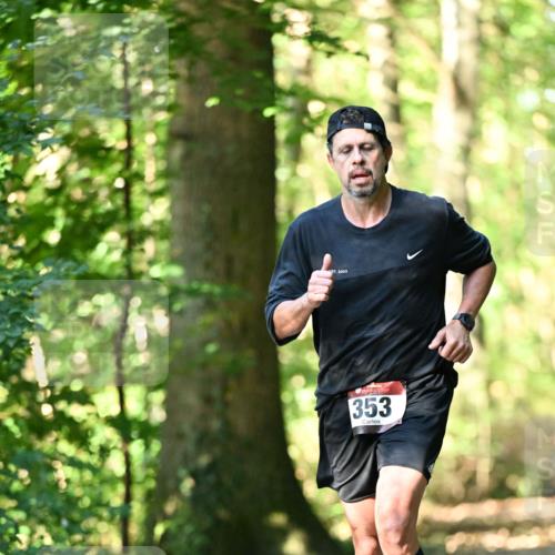 06.10.2024 - Bramfelder Halbmarathon 2024 Dr. Thomas Lammeyer http://msf.ph/oto/7336819 06.10.2024 10:17:14 Laufen 2002, 353 meine-sportfotos.de