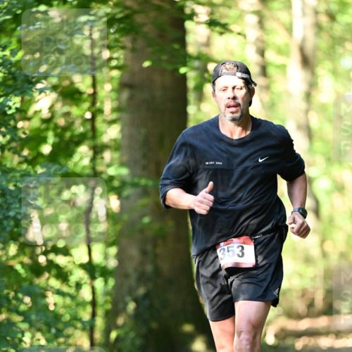 06.10.2024 - Bramfelder Halbmarathon 2024 Dr. Thomas Lammeyer http://msf.ph/oto/7336820 06.10.2024 10:17:14 Laufen 2002, 253 meine-sportfotos.de