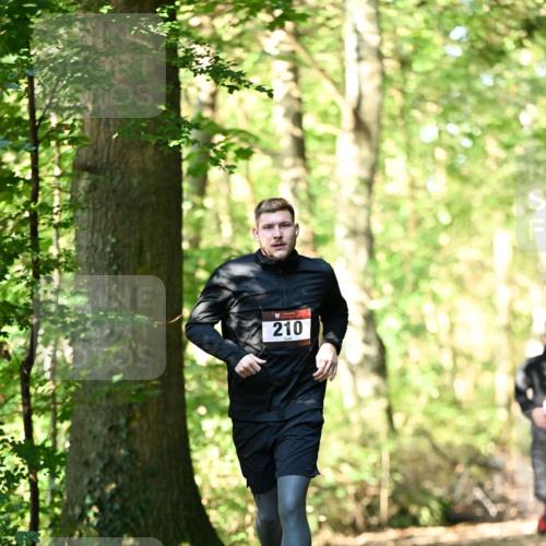 06.10.2024 - Bramfelder Halbmarathon 2024 Dr. Thomas Lammeyer http://msf.ph/oto/7336869 06.10.2024 10:17:34 Laufen 210 meine-sportfotos.de
