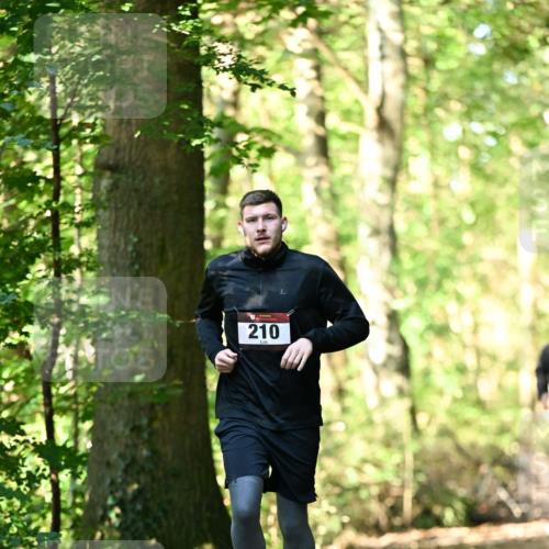 06.10.2024 - Bramfelder Halbmarathon 2024 Dr. Thomas Lammeyer http://msf.ph/oto/7336871 06.10.2024 10:17:34 Laufen 210 meine-sportfotos.de