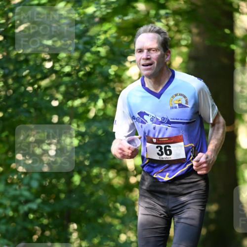 06.10.2024 - Bramfelder Halbmarathon 2024 Dr. Thomas Lammeyer http://msf.ph/oto/7337066 06.10.2024 10:18:59 Laufen 2010, 200, 15, 33, 36 meine-sportfotos.de