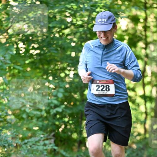 06.10.2024 - Bramfelder Halbmarathon 2024 Dr. Thomas Lammeyer http://msf.ph/oto/7337190 06.10.2024 10:20:10 Laufen 50, 16, 30, 17, 228 meine-sportfotos.de