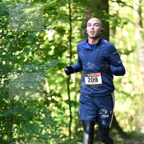 06.10.2024 - Bramfelder Halbmarathon 2024 Dr. Thomas Lammeyer http://msf.ph/oto/7337221 06.10.2024 10:20:17 Laufen 209 meine-sportfotos.de