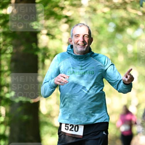 06.10.2024 - Bramfelder Halbmarathon 2024 Dr. Thomas Lammeyer http://msf.ph/oto/7337334 06.10.2024 10:20:57 Laufen 520 meine-sportfotos.de