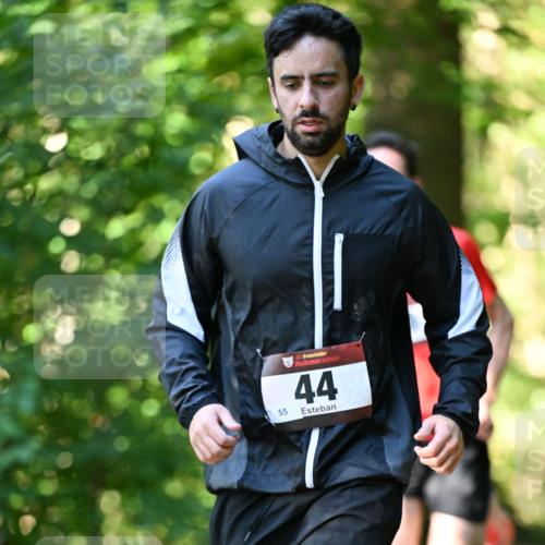 06.10.2024 - Bramfelder Halbmarathon 2024 Dr. Thomas Lammeyer http://msf.ph/oto/7337531 06.10.2024 10:21:59 Laufen 55, 33, 44 meine-sportfotos.de