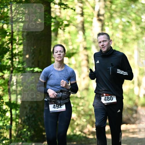06.10.2024 - Bramfelder Halbmarathon 2024 Dr. Thomas Lammeyer http://msf.ph/oto/7337863 06.10.2024 10:23:36 Laufen 480, 492 meine-sportfotos.de