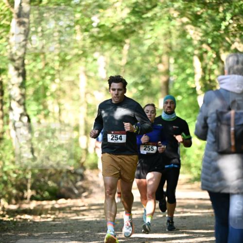 06.10.2024 - Bramfelder Halbmarathon 2024 Dr. Thomas Lammeyer http://msf.ph/oto/7337935 06.10.2024 10:24:13 Laufen 254, 255 meine-sportfotos.de