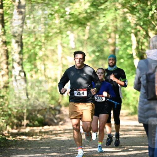 06.10.2024 - Bramfelder Halbmarathon 2024 Dr. Thomas Lammeyer http://msf.ph/oto/7337936 06.10.2024 10:24:13 Laufen 254, 255 meine-sportfotos.de