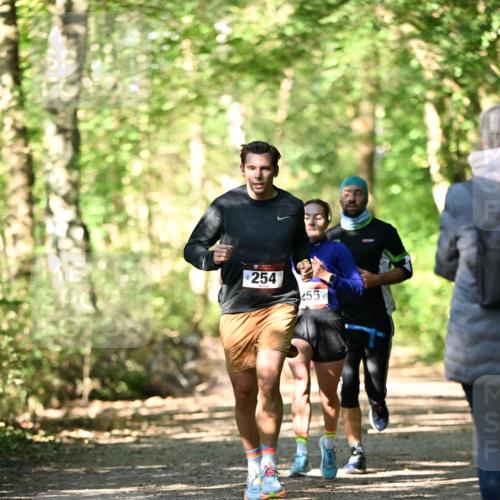 06.10.2024 - Bramfelder Halbmarathon 2024 Dr. Thomas Lammeyer http://msf.ph/oto/7337937 06.10.2024 10:24:13 Laufen 254, 255 meine-sportfotos.de