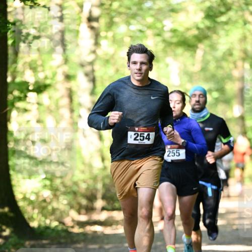 06.10.2024 - Bramfelder Halbmarathon 2024 Dr. Thomas Lammeyer http://msf.ph/oto/7337947 06.10.2024 10:24:14 Laufen 33, 254, 255 meine-sportfotos.de