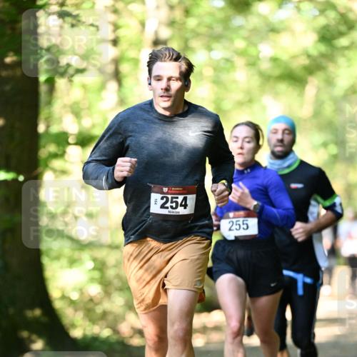 06.10.2024 - Bramfelder Halbmarathon 2024 Dr. Thomas Lammeyer http://msf.ph/oto/7337952 06.10.2024 10:24:15 Laufen 254, 255 meine-sportfotos.de